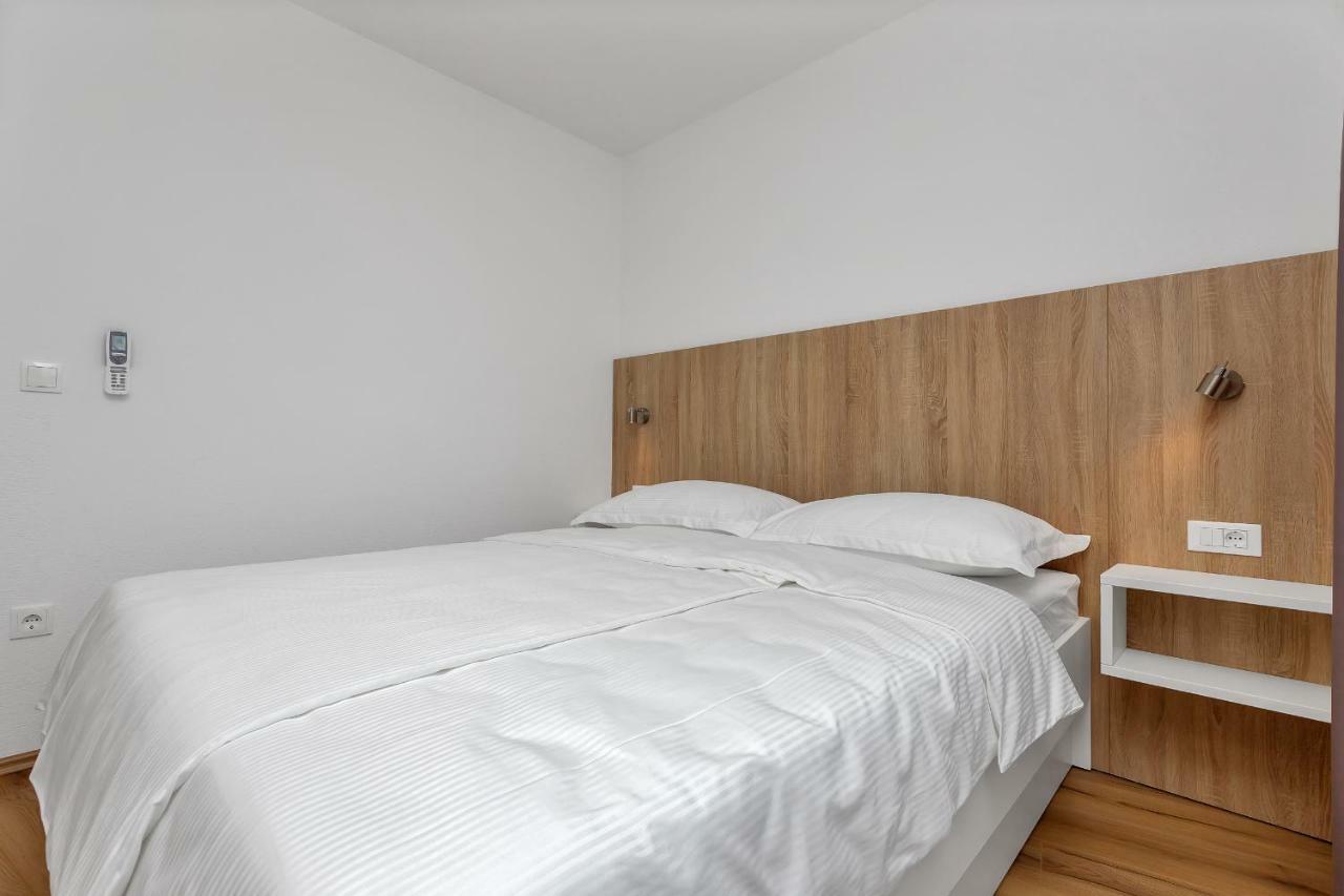 Daniela Apartment Podgora