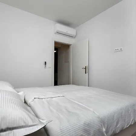 Apartmani Daniela Podgora Exterior foto